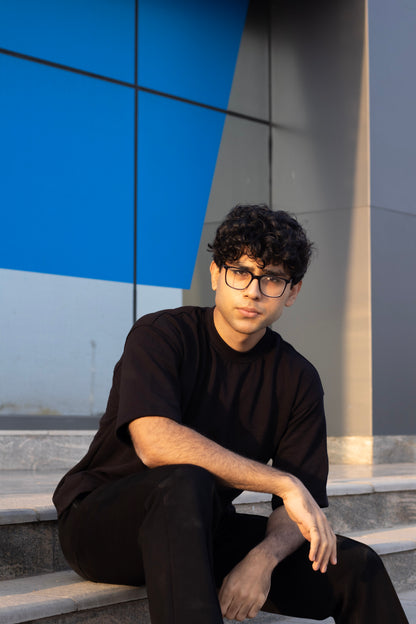Black tee